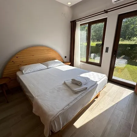 Hotel Masukiye *